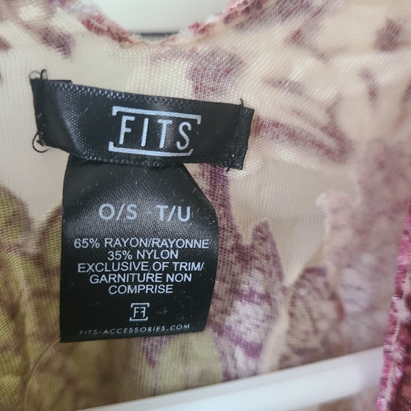 Cover-up for swimsuit/jeansfor winter getaway - Picture 3 of 4